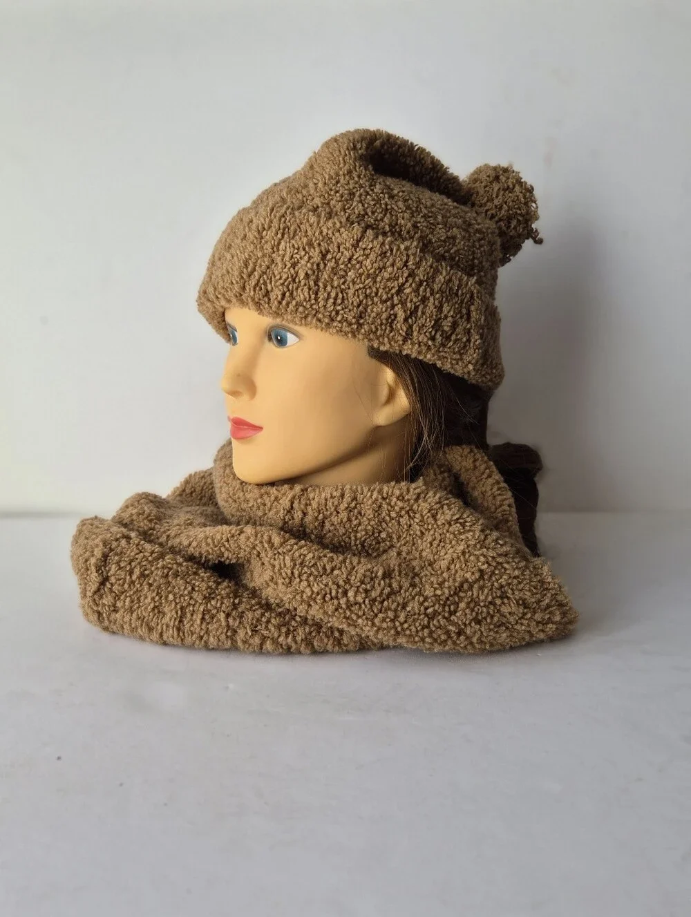 Vince Wool Cashmere Teddy Boucle Beanie Scarf Set Mocha Camel Cozy Quiet Luxury